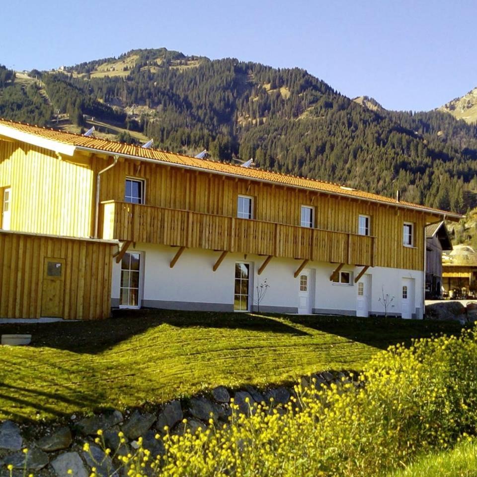 Gaestehaus Am Hahnenkamm Reutte Exterior photo